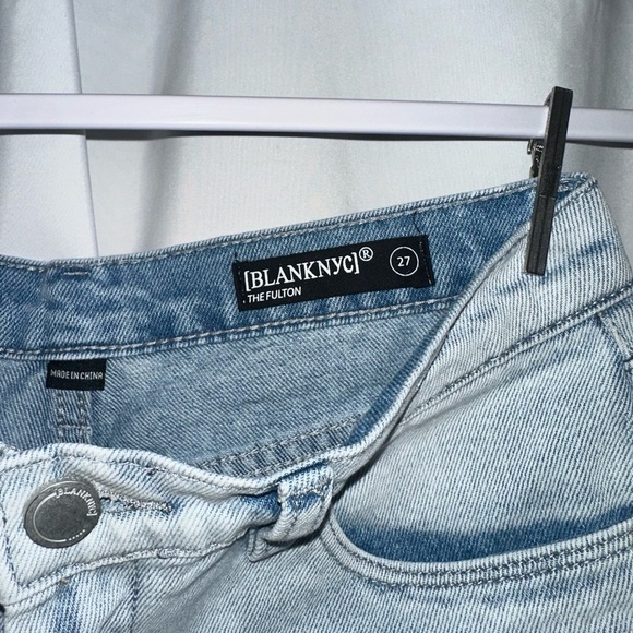 NWT Blank NYC The Fulton Roll Up Denim Shorts Womens Size 27 Light Blue Raw Edge - Picture 2 of 3
